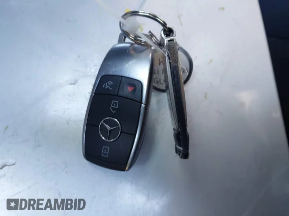 ✅ 2021 Mercedes-Benz GLC 300 • VIN: W1N0G8EB9MF869180 • Lot: 44281221. Listed on IAAI with 63,865 mi. Free auction sales archive from the USA and detailed vehicle history report at DreamBid. Image 11.