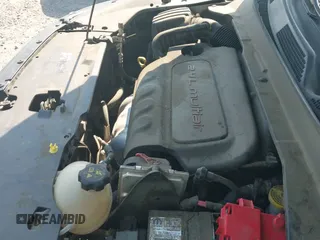 ✅ 2019 Jeep Compass Limited • VIN: 3C4NJDCB5KT854737 • Lot: 42958692. Wystawiony na IAAI z przebiegiem 118 458 mil. Bezpłatny archiwum sprzedaży aukcyjnych z USA i szczegółowy raport historii pojazdu na DreamBid. Zdjęcie 21.