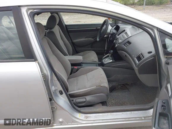 ✅ 2007 Honda Civic EX • VIN: 1HGFA16867L041432 • Lot: 45019554. Wystawiony na IAAI z przebiegiem 210 316 mil. Bezpłatny archiwum sprzedaży aukcyjnych z USA i szczegółowy raport historii pojazdu na DreamBid. Zdjęcie 5.