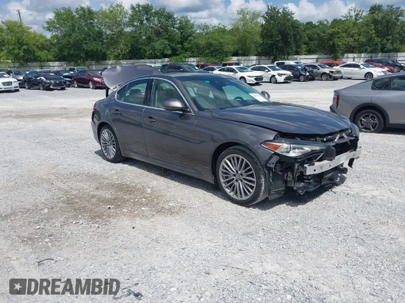✅ 2018 Alfa Romeo Giulia Ti Sport • VIN: ZARFAECN3J7570018 • Лот: 42480380. Опубликован ранее на IAAI с пробегом 39 254 миль. Бесплатный доступ к архиву аукционных продаж из США и подробный отчёт об истории автомобиля на DreamBid. Изображение 1.