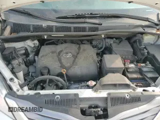 ✅ 2017 Toyota Sienna XLE • VIN: 5TDYZ3DC6HS857981 • Лот: 93305705. Опубликован ранее на Copart с пробегом 131 327 миль. Бесплатный доступ к архиву аукционных продаж из США и подробный отчёт об истории автомобиля на DreamBid. Изображение 14.