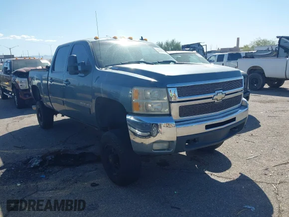 ✅ 2008 Chevrolet Silverado 2500HD LTZ • VIN: 1GCHK23638F103690 • Лот: 44836865. Опубликован ранее на IAAI с пробегом Не указан. Бесплатный доступ к архиву аукционных продаж из США и подробный отчёт об истории автомобиля на DreamBid. Изображение 1.