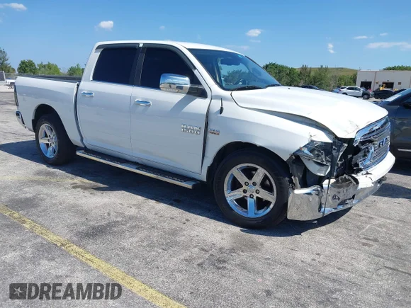 ✅ 2018 Ram 1500 Lone Star Silver • VIN: 1C6RR6LT9JS266197 • Lot: 45069766. Wystawiony na IAAI z przebiegiem 168 207 mil. Bezpłatny archiwum sprzedaży aukcyjnych z USA i szczegółowy raport historii pojazdu na DreamBid. Zdjęcie 1.