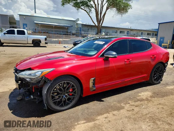 ✅ 2018 Kia Stinger GT2 • VIN: KNAE55LC3J6018837 • Лот: 55603176. Опубліковано раніше на Copart з пробігом 82 322 миль. Безкоштовний доступ до архіву аукціонних продажів зі США та докладний звіт про історію автомобіля на DreamBid. Зображення 1.