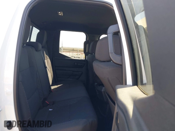 ✅ 2025 Toyota Tundra SR • VIN: 5TFKB5AA2SX048665 • Lot: 44616539. Wystawiony na IAAI z przebiegiem 30 751 mil. Bezpłatny archiwum sprzedaży aukcyjnych z USA i szczegółowy raport historii pojazdu na DreamBid. Zdjęcie 8.