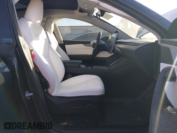 ✅ 2026 Tesla Model Y Long Range Launch Series • VIN: 7SAYGDEE0TF372229 • Лот: 44459874. Опубліковано раніше на IAAI з пробігом 5 946 миль. Безкоштовний доступ до архіву аукціонних продажів зі США та докладний звіт про історію автомобіля на DreamBid. Зображення 5.