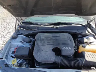 ✅ 2020 Chrysler 300 Limited • VIN: 2C3CCAKG9LH146129 • Lot: 49154735. Listed on Copart with 93,684 mi. Free auction sales archive from the USA and detailed vehicle history report at DreamBid. Image 14.