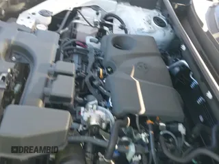 ✅ 2025 Toyota RAV4 XLE Premium • VIN: 2T3A1RFV7SW513415 • Lot: 43450751. Wystawiony na IAAI z przebiegiem 7 701 mil. Bezpłatny archiwum sprzedaży aukcyjnych z USA i szczegółowy raport historii pojazdu na DreamBid. Zdjęcie 19.