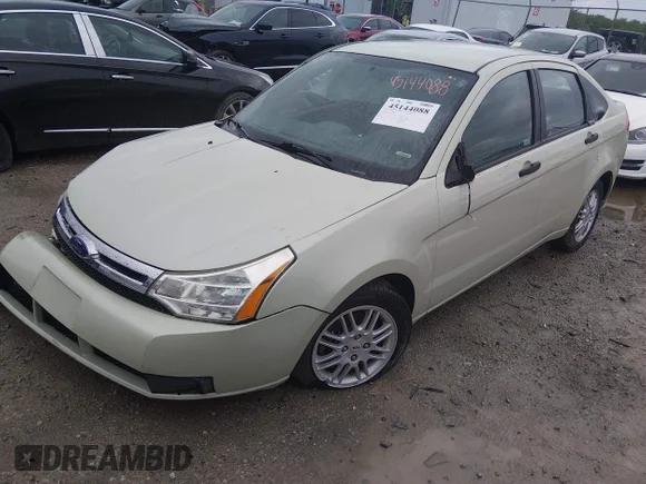 ✅ 2010 Ford Focus SE • VIN: 1FAHP3FN2AW187068 • Lot: 45144088. Wystawiony na IAAI z przebiegiem 117 562 mil. Bezpłatny archiwum sprzedaży aukcyjnych z USA i szczegółowy raport historii pojazdu na DreamBid. Zdjęcie 2.
