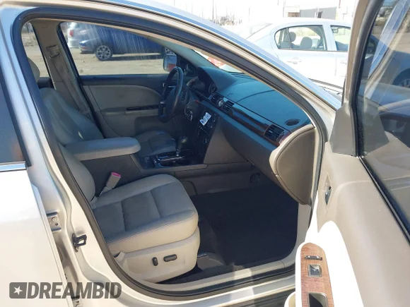 ✅ 2008 Ford Taurus Limited • VIN: 1FAHP25W18G187250 • Lot: 43952907. Listed on IAAI with 217,509 mi. Free auction sales archive from the USA and detailed vehicle history report at DreamBid. Image 5.