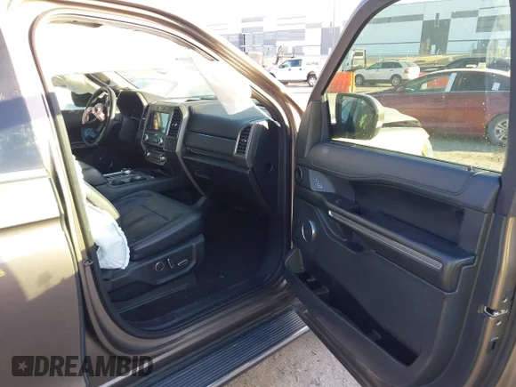 ✅ 2018 Ford Expedition XLT • VIN: 1FMJU1HT6JEA58949 • Lot: 44054906. Listed on IAAI with 92,769 mi. Free auction sales archive from the USA and detailed vehicle history report at DreamBid. Image 5.