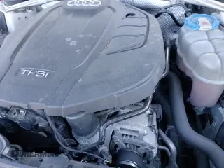 ✅ 2017 Audi A4 Premium Plus • VIN: WAUENAF45HN015421 • Lot: 93229485. Wystawiony na Copart z przebiegiem 120 950 mil. Bezpłatny archiwum sprzedaży aukcyjnych z USA i szczegółowy raport historii pojazdu na DreamBid. Zdjęcie 13.