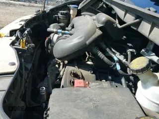 ✅ 2017 Ford Transit Cargo • VIN: 1FTYE1CMXHKB00888 • Lot: 42936804. Wystawiony na IAAI z przebiegiem 356 292 mil. Bezpłatny archiwum sprzedaży aukcyjnych z USA i szczegółowy raport historii pojazdu na DreamBid. Zdjęcie 18.