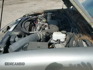 ✅ 2000 GMC Sonoma SLS • VIN: 1GTDT19W6Y8197873 • Lot: 42195920. Wystawiony na IAAI z przebiegiem 118 061 mil. Bezpłatny archiwum sprzedaży aukcyjnych z USA i szczegółowy raport historii pojazdu na DreamBid. Zdjęcie 17.