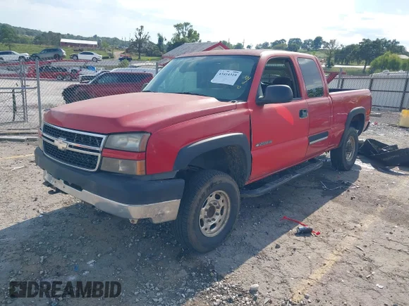 ✅ 2006 Chevrolet Silverado 2500HD Work Truck • VIN: 1GCHC29U26E247012 • Lot: 43414319. Wystawiony na IAAI z przebiegiem Nie podano. Bezpłatny archiwum sprzedaży aukcyjnych z USA i szczegółowy raport historii pojazdu na DreamBid. Zdjęcie 2.