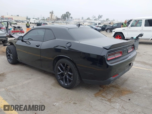 ✅ 2020 Dodge Challenger SXT • VIN: 2C3CDZAGXLH173840 • Lot: 45083796. Wystawiony na IAAI z przebiegiem 101 846 mil. Bezpłatny archiwum sprzedaży aukcyjnych z USA i szczegółowy raport historii pojazdu na DreamBid. Zdjęcie 3.