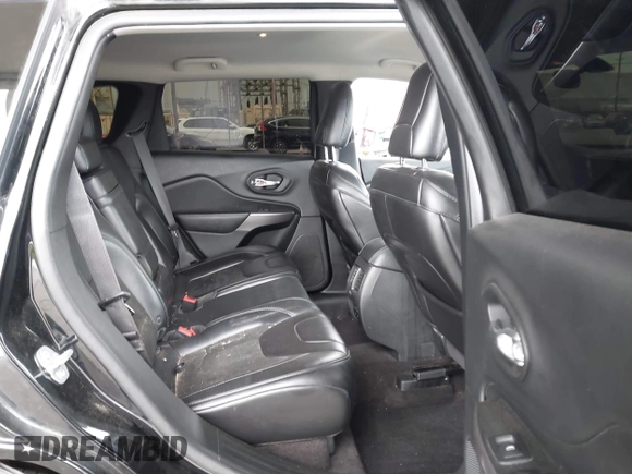 ✅ 2019 Jeep Cherokee Latitude Plus • VIN: 1C4PJLLB8KD220038 • Lot: 45133804. Wystawiony na IAAI z przebiegiem 91 133 mil. Bezpłatny archiwum sprzedaży aukcyjnych z USA i szczegółowy raport historii pojazdu na DreamBid. Zdjęcie 8.