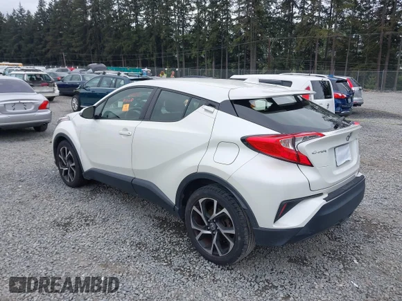 ✅ 2020 Toyota C-HR LE • VIN: JTNKHMBX9L1075437 • Lot: 45068880. Wystawiony na IAAI z przebiegiem 96 641 mil. Bezpłatny archiwum sprzedaży aukcyjnych z USA i szczegółowy raport historii pojazdu na DreamBid. Zdjęcie 3.