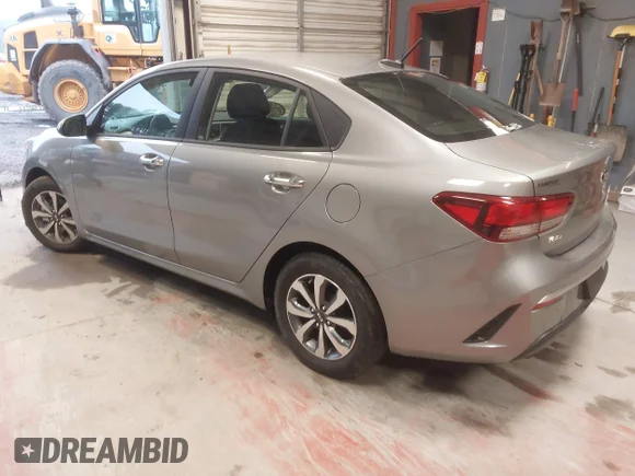 ✅ 2021 Kia Rio LX • VIN: 3KPA24ADXME397494 • Лот: 44418832. Опубліковано раніше на IAAI з пробігом 9 939 миль. Безкоштовний доступ до архіву аукціонних продажів зі США та докладний звіт про історію автомобіля на DreamBid. Зображення 3.
