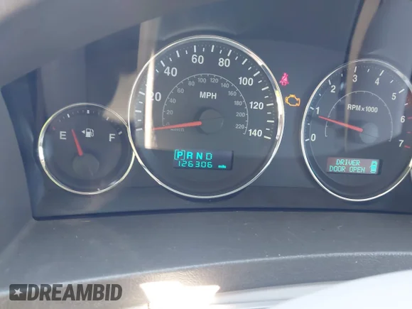 ✅ 2007 Jeep Grand Cherokee Overland • VIN: 1J8HR68237C510832 • Lot: 44217922. Wystawiony na IAAI z przebiegiem 126 306 mil. Bezpłatny archiwum sprzedaży aukcyjnych z USA i szczegółowy raport historii pojazdu na DreamBid. Zdjęcie 7.
