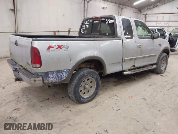 ✅ 2003 Ford F-150 XL • VIN: 1FTRX18L13NA57418 • Lot: 45152987. Wystawiony na IAAI z przebiegiem Nie podano. Bezpłatny archiwum sprzedaży aukcyjnych z USA i szczegółowy raport historii pojazdu na DreamBid. Zdjęcie 4.