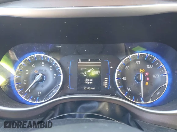 ✅ 2018 Chrysler Pacifica Touring L • VIN: 2C4RC1BG2JR235652 • Лот: 41131746. Опубліковано раніше на IAAI з пробігом 103 753 миль. Безкоштовний доступ до архіву аукціонних продажів зі США та докладний звіт про історію автомобіля на DreamBid. Зображення 7.