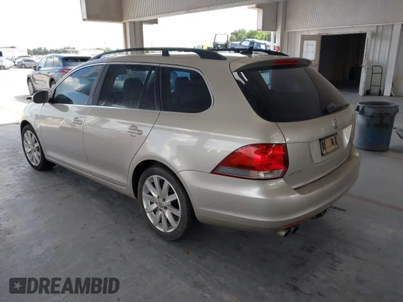 ✅ 2014 Volkswagen Jetta TDI • VIN: 3VWML7AJ4EM628296 • Lot: 45489947. Wystawiony na IAAI z przebiegiem Nie podano. Bezpłatny archiwum sprzedaży aukcyjnych z USA i szczegółowy raport historii pojazdu na DreamBid. Zdjęcie 3.