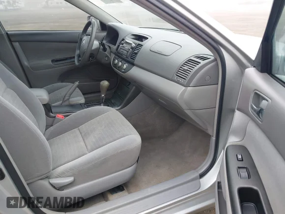 ✅ 2005 Toyota Camry LE • VIN: 4T1BE32K95U069811 • Lot: 44204525. Wystawiony na IAAI z przebiegiem 188 583 mil. Bezpłatny archiwum sprzedaży aukcyjnych z USA i szczegółowy raport historii pojazdu na DreamBid. Zdjęcie 5.