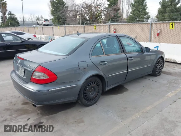 ✅ 2008 Mercedes-Benz E 350 Luxury • VIN: WDBUF56XX8B216423 • Lot: 44211652. Wystawiony na IAAI z przebiegiem 304 100 mil. Bezpłatny archiwum sprzedaży aukcyjnych z USA i szczegółowy raport historii pojazdu na DreamBid. Zdjęcie 4.