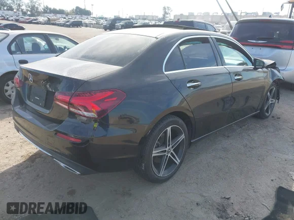 ✅ 2021 Mercedes-Benz A 220 • VIN: W1K3G4EB6MJ287523 • Lot: 43803583. Wystawiony na IAAI z przebiegiem 75 169 mil. Bezpłatny archiwum sprzedaży aukcyjnych z USA i szczegółowy raport historii pojazdu na DreamBid. Zdjęcie 4.