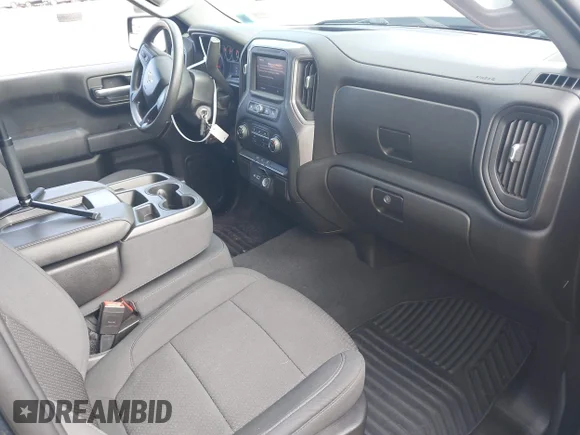 ✅ 2021 Chevrolet Silverado 1500 Custom • VIN: 1GCRYBEH8MZ187242 • Lot: 43360413. Wystawiony na IAAI z przebiegiem 119 167 mil. Bezpłatny archiwum sprzedaży aukcyjnych z USA i szczegółowy raport historii pojazdu na DreamBid. Zdjęcie 5.