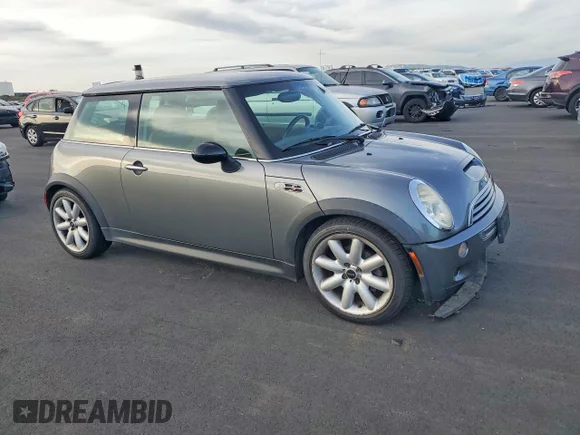 ✅ 2004 MINI Hardtop S • VIN: WMWRE33484TD85899 • Лот: 77362885. Опубліковано раніше на Copart з пробігом 105 717 миль. Безкоштовний доступ до архіву аукціонних продажів зі США та докладний звіт про історію автомобіля на DreamBid. Зображення 4.