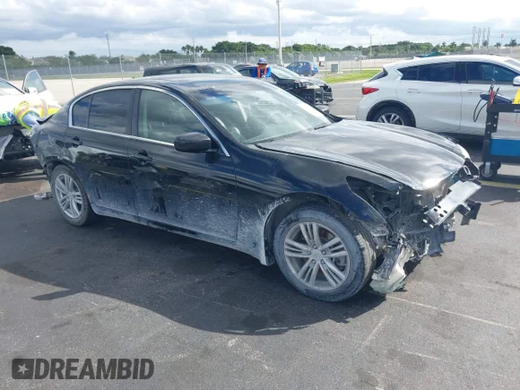✅ 2015 Infiniti Q40 • VIN: JN1CV6AP6FM502013 • Lot: 43568514. Wystawiony na IAAI z przebiegiem 103 567 mil. Bezpłatny archiwum sprzedaży aukcyjnych z USA i szczegółowy raport historii pojazdu na DreamBid. Zdjęcie 1.