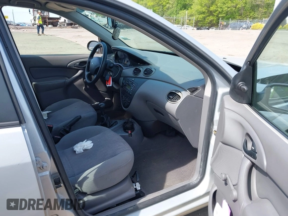 ✅ 2001 Ford Focus LX • VIN: 1FAFP33P61W315115 • Lot: 42249651. Wystawiony na IAAI z przebiegiem 67 660 mil. Bezpłatny archiwum sprzedaży aukcyjnych z USA i szczegółowy raport historii pojazdu na DreamBid. Zdjęcie 5.