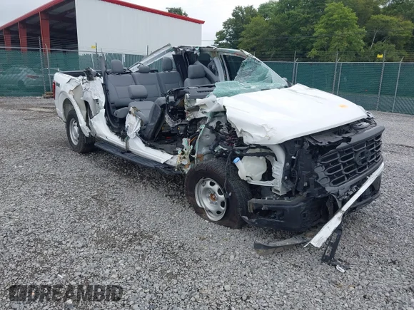 ✅ 2024 Ford F-150 XL • VIN: 1FTEW1LP5RKD39261 • Lot: 43033029. Wystawiony na IAAI z przebiegiem 22 590 mil. Bezpłatny archiwum sprzedaży aukcyjnych z USA i szczegółowy raport historii pojazdu na DreamBid. Zdjęcie 1.