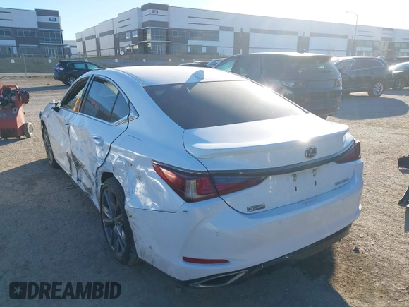 ✅ 2020 Lexus ES 350 F Sport • VIN: 58AGZ1B13LU056581 • Lot: 44165180. Wystawiony na IAAI z przebiegiem 61 779 mil. Bezpłatny archiwum sprzedaży aukcyjnych z USA i szczegółowy raport historii pojazdu na DreamBid. Zdjęcie 3.