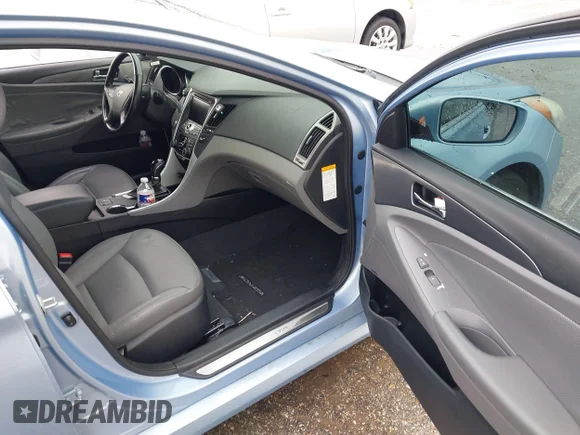 ✅ 2015 Hyundai Sonata • VIN: KMHEC4A42FA123755 • Lot: 44163334. Wystawiony na IAAI z przebiegiem 84 446 mil. Bezpłatny archiwum sprzedaży aukcyjnych z USA i szczegółowy raport historii pojazdu na DreamBid. Zdjęcie 5.