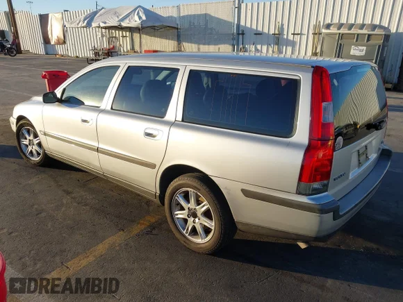 ✅ 2004 Volvo V70 • VIN: YV1SW59V642361434 • Lot: 40801585. Listed on IAAI with 119,419 mi. Free auction sales archive from the USA and detailed vehicle history report at DreamBid. Image 3.