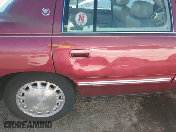 ✅ 1998 Cadillac DeVille • VIN: 1G6KD54Y2WU703274 • Lot: 44087463. Wystawiony na IAAI z przebiegiem 108 625 mil. Bezpłatny archiwum sprzedaży aukcyjnych z USA i szczegółowy raport historii pojazdu na DreamBid. Zdjęcie 6.