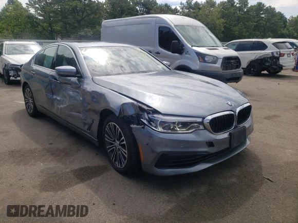 ✅ 2019 BMW 5 Series 540i xDrive • VIN: WBAJE7C50KWW33097 • Lot: 52702682. Wystawiony na Copart z przebiegiem 47 708 mil. Bezpłatny archiwum sprzedaży aukcyjnych z USA i szczegółowy raport historii pojazdu na DreamBid. Zdjęcie 1.