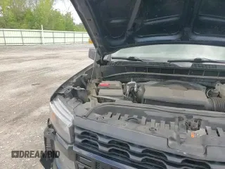 ✅ 2020 Chevrolet Silverado 1500 Custom Trail Boss • VIN: 1GCRYCEFXLZ330226 • Lot: 70678075. Wystawiony na Copart z przebiegiem 98 847 mil. Bezpłatny archiwum sprzedaży aukcyjnych z USA i szczegółowy raport historii pojazdu na DreamBid. Zdjęcie 13.