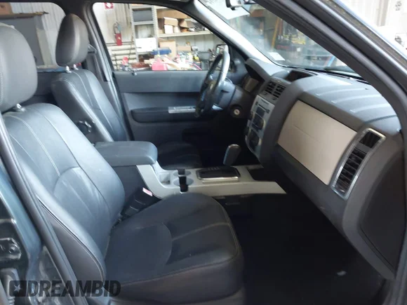 ✅ 2008 Mercury Mariner Premier • VIN: 4M2CU97198KJ30843 • Лот: 42579794. Опубліковано раніше на IAAI з пробігом 109 983 миль. Безкоштовний доступ до архіву аукціонних продажів зі США та докладний звіт про історію автомобіля на DreamBid. Зображення 5.