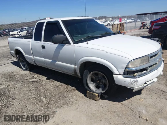 ✅ 1998 Chevrolet S-10 LS • VIN: 1GCCS19X3W8221793 • Лот: 44658879. Опубліковано раніше на IAAI з пробігом 249 005 миль. Безкоштовний доступ до архіву аукціонних продажів зі США та докладний звіт про історію автомобіля на DreamBid. Зображення 1.