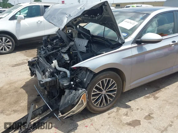 ✅ 2020 Volkswagen Jetta S • VIN: 3VWC57BUXLM078193 • Lot: 45407672. Wystawiony na IAAI z przebiegiem 65 551 mil. Bezpłatny archiwum sprzedaży aukcyjnych z USA i szczegółowy raport historii pojazdu na DreamBid. Zdjęcie 6.