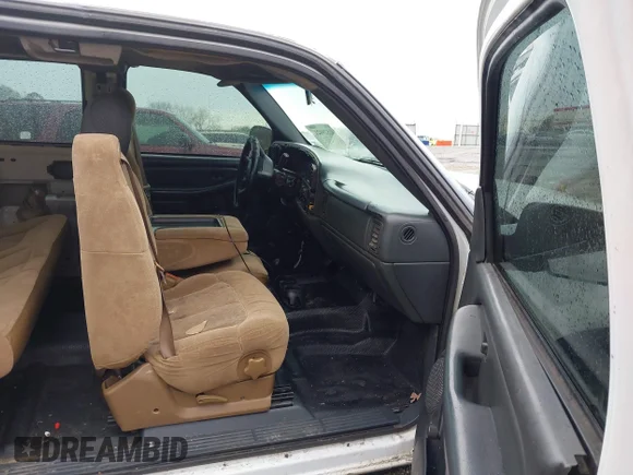 ✅ 2001 Chevrolet Silverado 1500 LS • VIN: 2GCEK19T811392878 • Lot: 41829021. Wystawiony na IAAI z przebiegiem 230 243 mil. Bezpłatny archiwum sprzedaży aukcyjnych z USA i szczegółowy raport historii pojazdu na DreamBid. Zdjęcie 5.