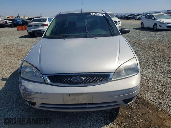 ✅ 2005 Ford Focus S • VIN: 1FAFP34N75W148718 • Lot: 54499816. Wystawiony na Copart z przebiegiem 241 167 mil. Bezpłatny archiwum sprzedaży aukcyjnych z USA i szczegółowy raport historii pojazdu na DreamBid. Zdjęcie 5.