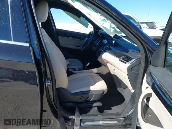 ✅ 2020 BMW X1 xDrive28i • VIN: WBXJG9C07L5P34855 • Lot: 43626951. Wystawiony na IAAI z przebiegiem 112 009 mil. Bezpłatny archiwum sprzedaży aukcyjnych z USA i szczegółowy raport historii pojazdu na DreamBid. Zdjęcie 5.