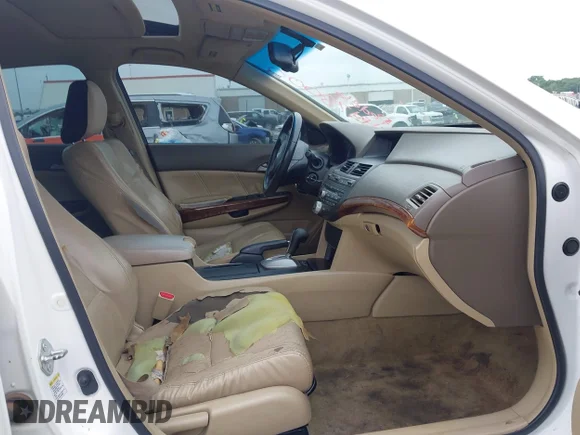 ✅ 2009 Honda Accord EX-L • VIN: JHMCP26859C002001 • Lot: 45178000. Listed on IAAI with 124,707 mi. Free auction sales archive from the USA and detailed vehicle history report at DreamBid. Image 5.