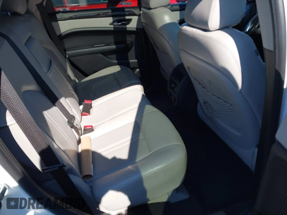 ✅ 2015 Cadillac SRX Luxury Collection • VIN: 3GYFNBE31FS564181 • Lot: 44816090. Wystawiony na IAAI z przebiegiem 86 056 mil. Bezpłatny archiwum sprzedaży aukcyjnych z USA i szczegółowy raport historii pojazdu na DreamBid. Zdjęcie 8.