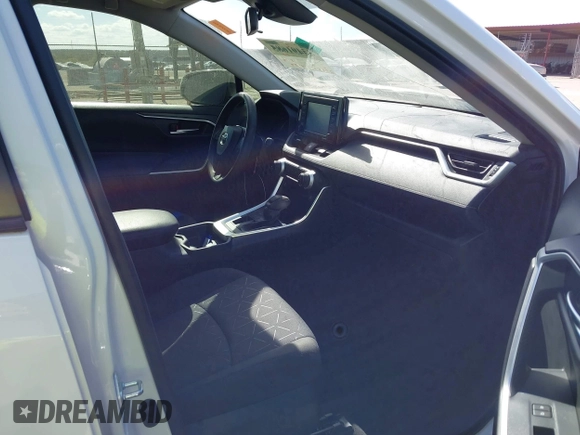 ✅ 2020 Toyota RAV4 XLE • VIN: JTMW1RFV5LD054650 • Lot: 43491685. Wystawiony na IAAI z przebiegiem 62 354 mil. Bezpłatny archiwum sprzedaży aukcyjnych z USA i szczegółowy raport historii pojazdu na DreamBid. Zdjęcie 5.